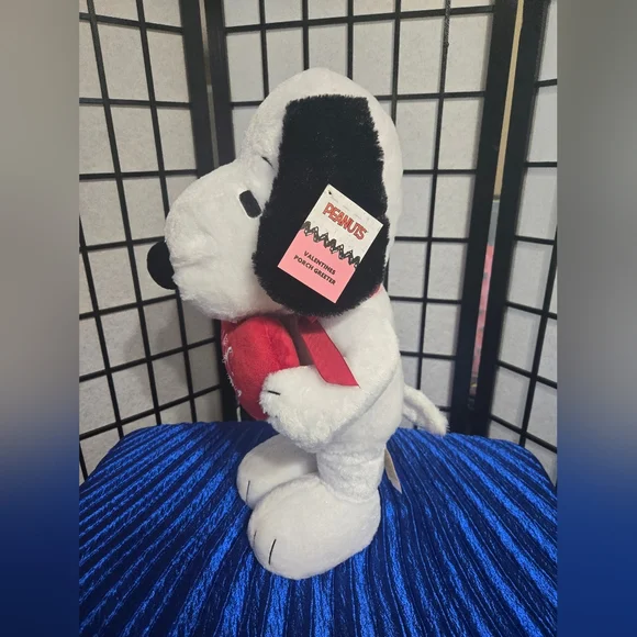 Peanuts Snoopy Plush Toy in Classic Black and White - Picture 4 of 5